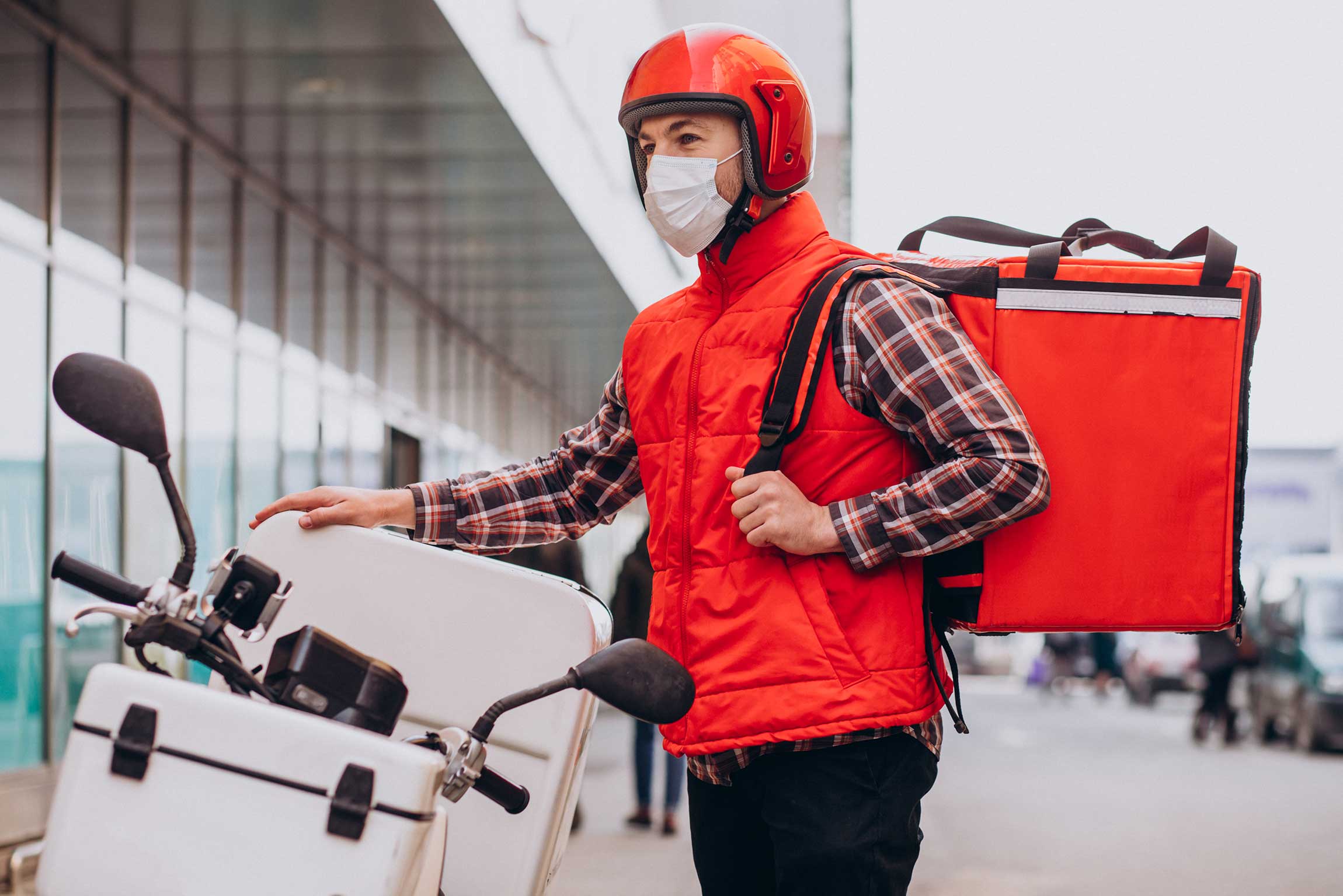 Ventajas de alquilar una moto para tu negocio